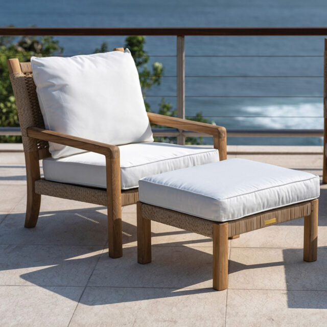 Hudson Club and Ottoman 01