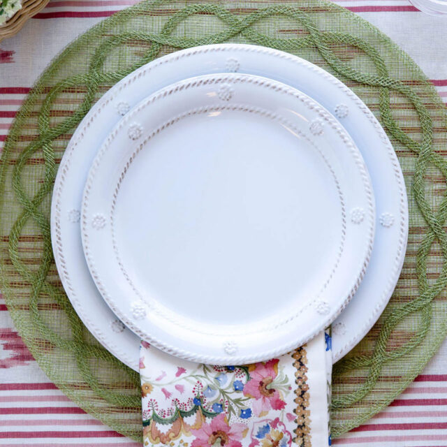 Berry & Thread Melamine Whitewash Dinner Plate 01
