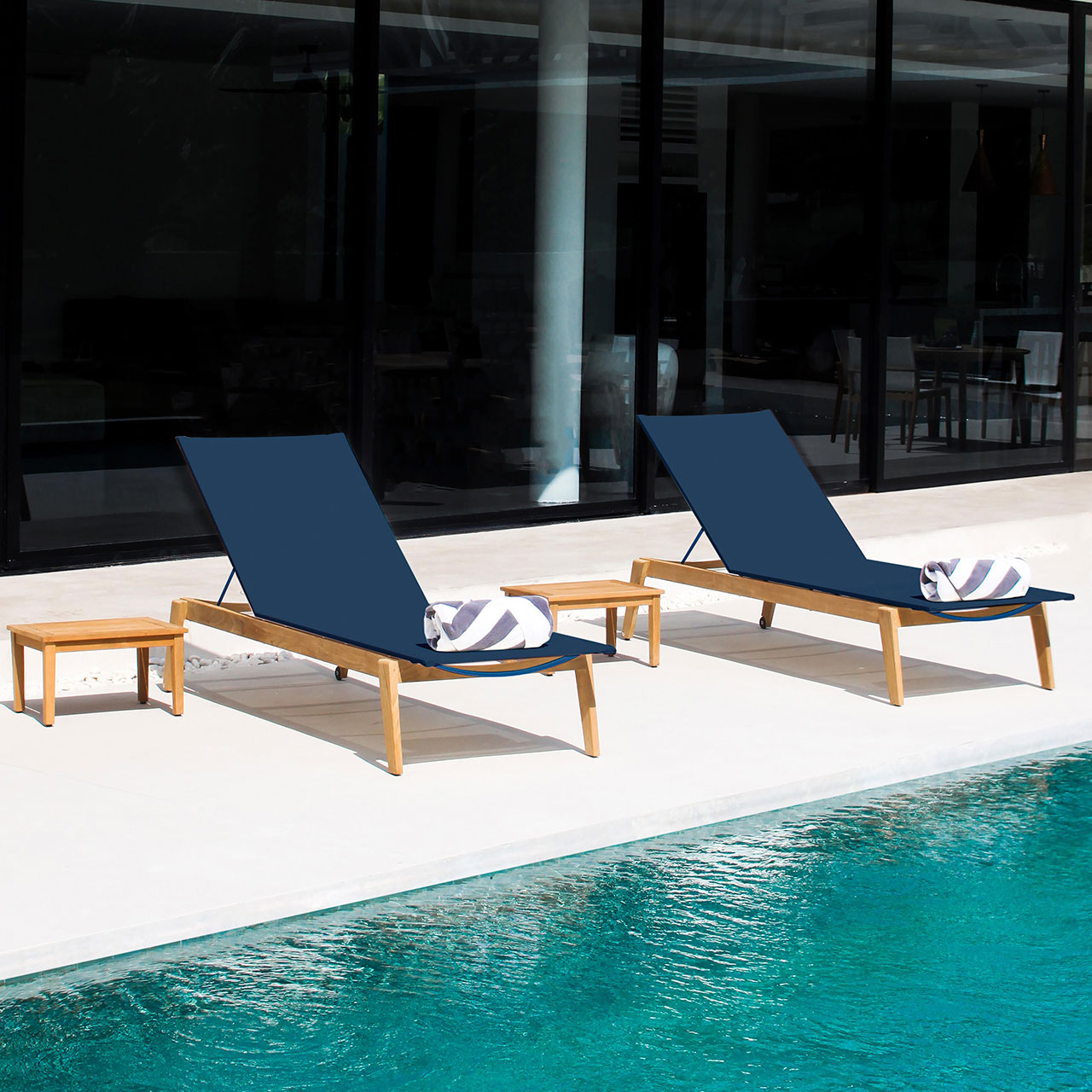 Monaco Chaise Stacking with Wheels 01